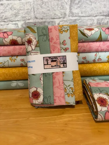 Meadow Walk 5 Fat Quarter Bundle Pack 