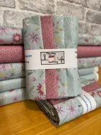 Lewis & Irene Pressed Flowers 5 Fat Quarter Bundle 